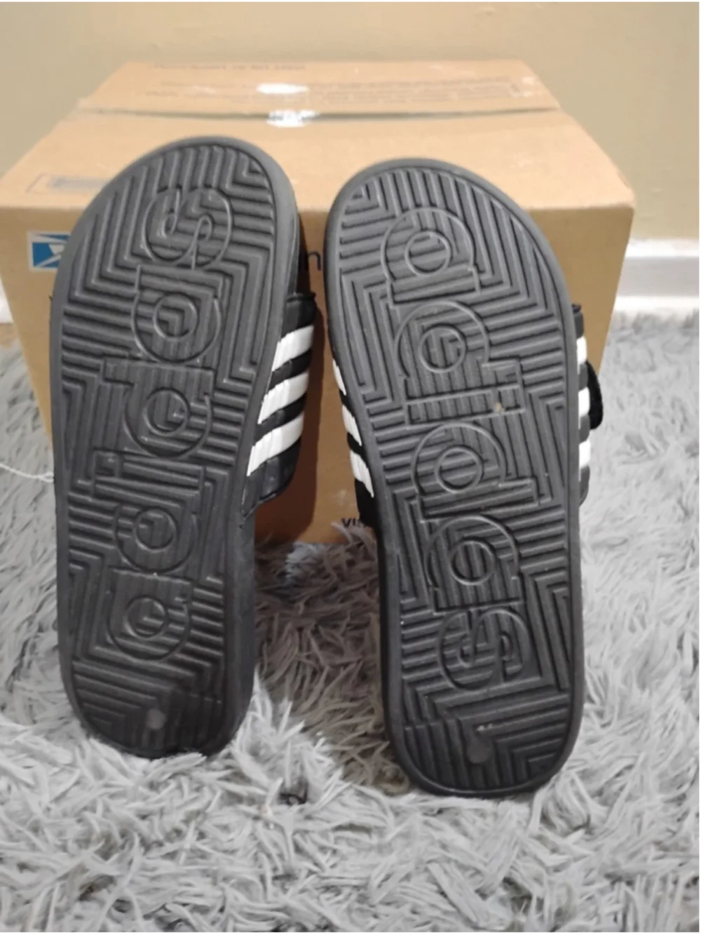 Adidas Menssize 10 Adissage F35580 White Black Open Toe Slip-On Slide Sandals